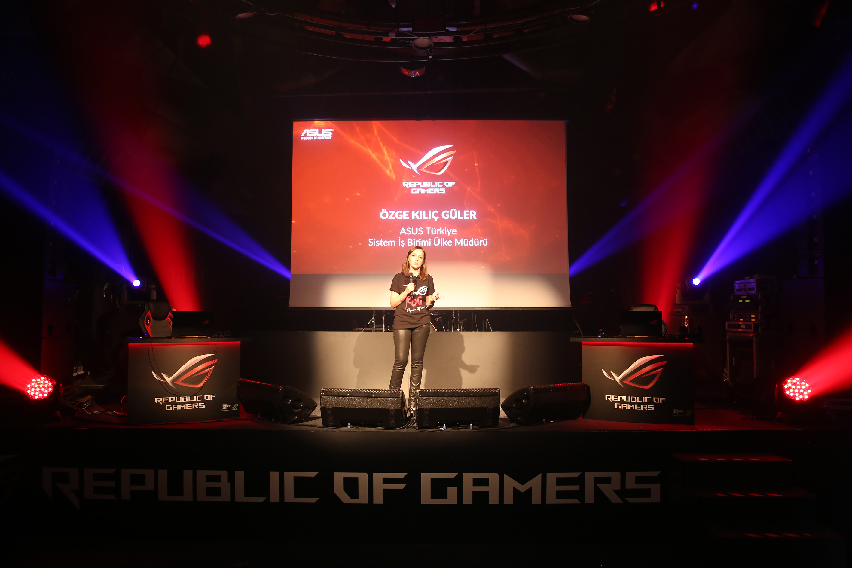 ASUS ROG, Zephyrus’u Grubby ve Heaton ile Tanıttı!