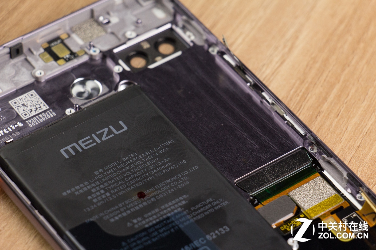 Meizu Pro 7 Plus Parçalara Ayrıldı