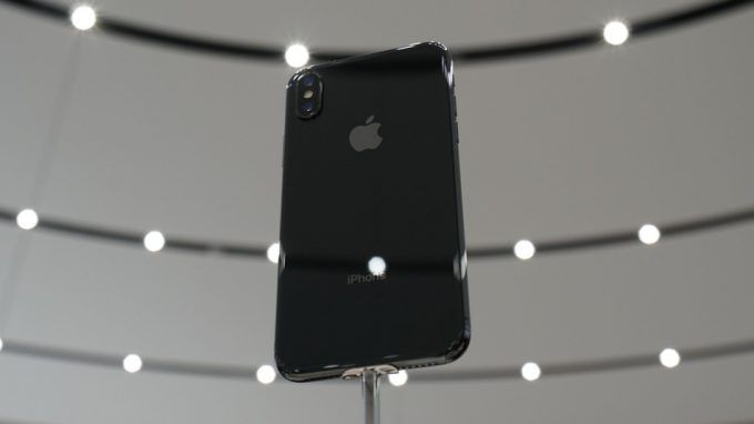 iPhone 8 Modellerinin Satışa Çıktığı Gün Apple'ın Hisseleri Düştü