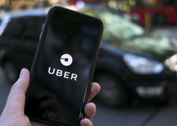 Uber, sürücülerinin maske takıp takmadıklarını denetleyecek!