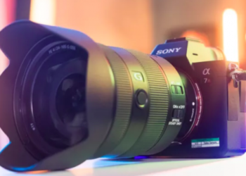 Sony Yeni Full Frame A7R III Değiştirilebilir Lensli Fotoğraf Makinesini Duyurdu