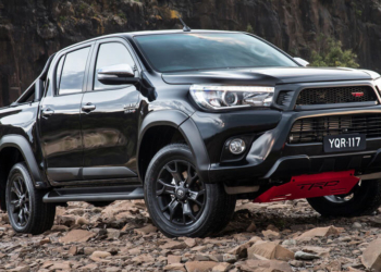 Toyota, Hardcore Hilux Modelinin Ford Ranger Raptor’e Rakip Olacağını Düşünüyor