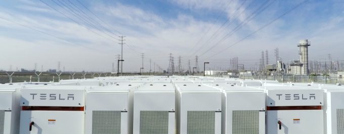 Tesla, Yeni Havalimanına Enerji Sağlamak İstiyor!