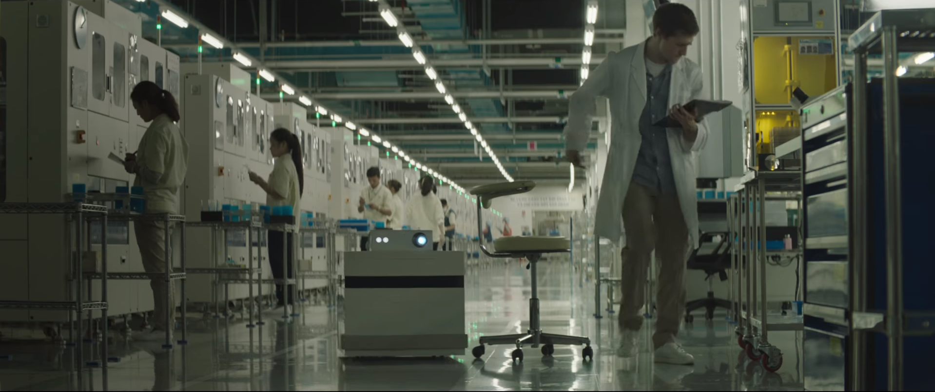 Samsung Galaxy Gezegeninde Robotlarla Sıradan Bir Gün