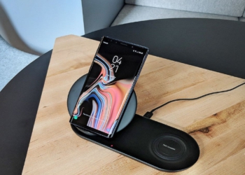 Samsung'un yeni ikili kablosuz hızlı şarj aleti