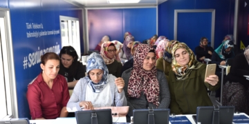 Türk Telekom Eğitim Tırı