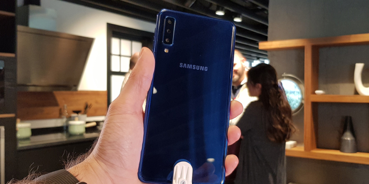 Samsung Galaxy A7 (2018) ön inceleme