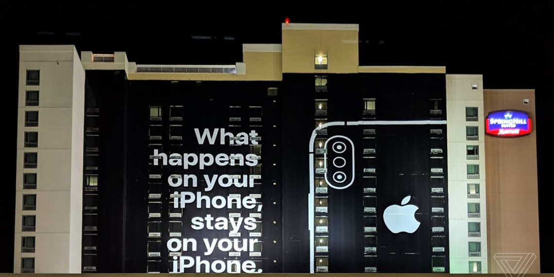 Apple yeni reklamıyla rakipleriyle dalga geçti!