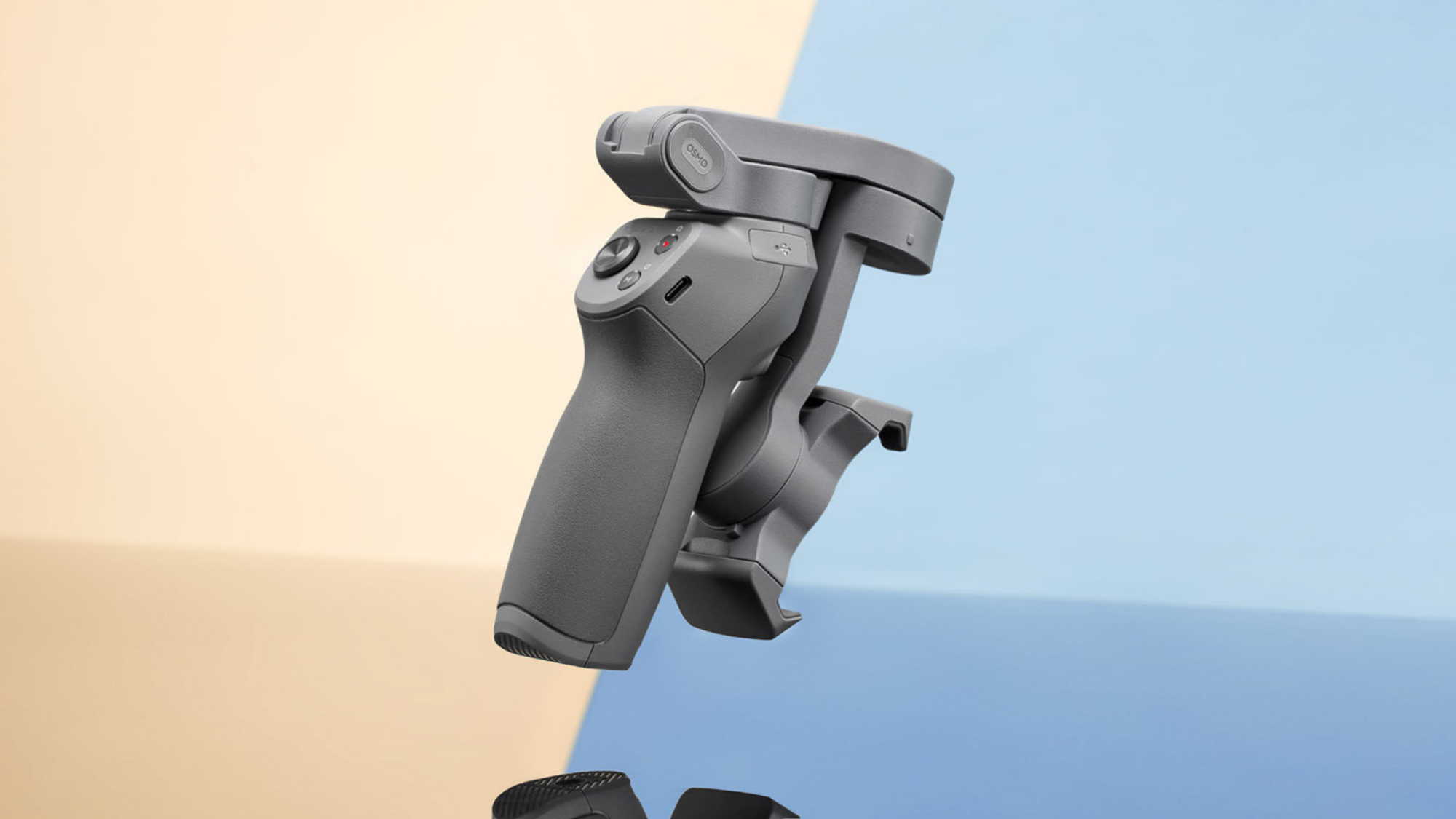 Portatif yapısıyla DJI Osmo Mobile 3 gimbal tanıtıldı