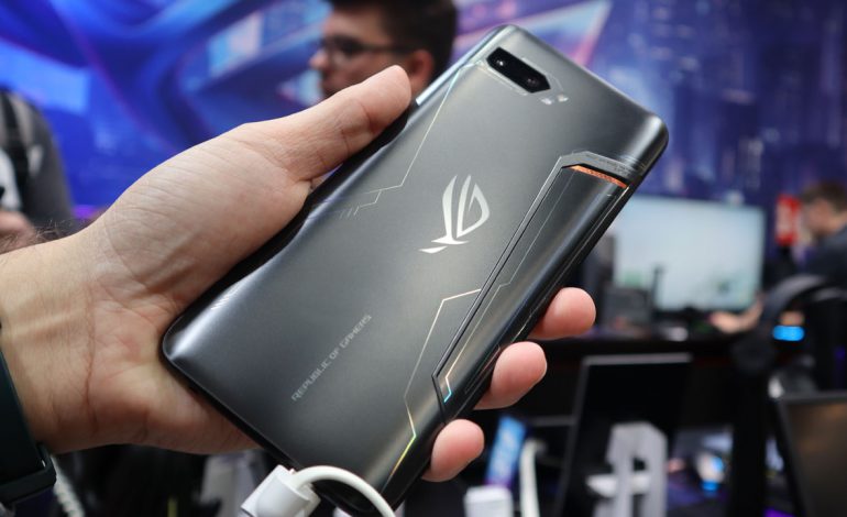 ASUS ROG Phone 2: 12 GB RAM ve 1 TB depolama!
