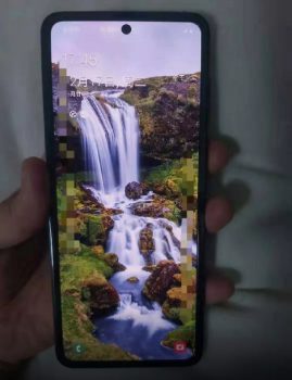 Katlanabilir telefon Galaxy Fold 2'den ilk görüntüler