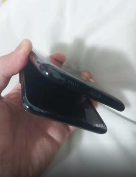 Katlanabilir telefon Galaxy Fold 2'den ilk görüntüler
