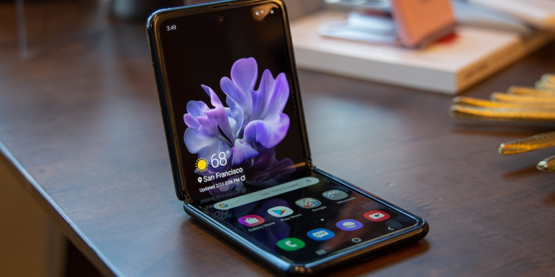 Bir sonraki Samsung Galaxy Z Flip, 3 arka kameraya sahip olabilir!