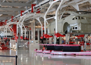 tesla fabrika
