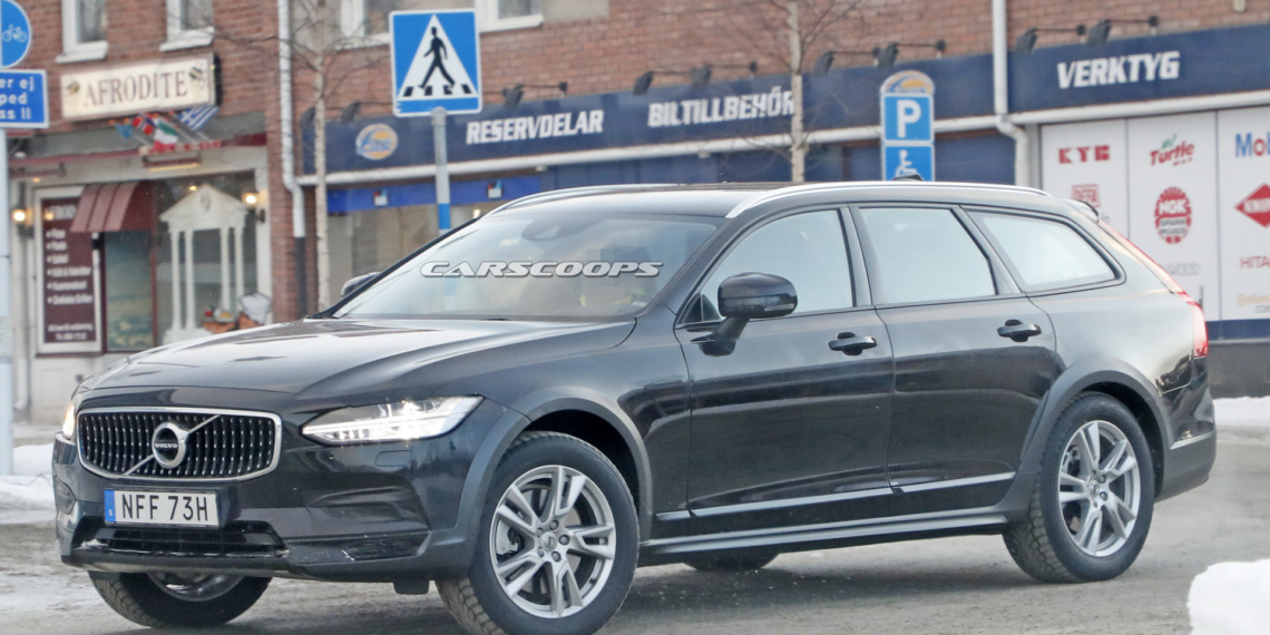 2021 Volvo V90 Cross Country hafif kamuflajla görüntülendi!