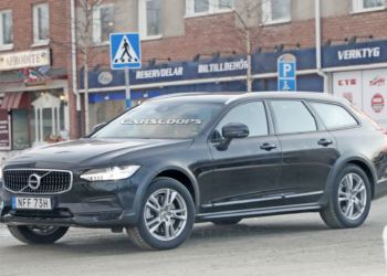 2021 Volvo V90 Cross Country hafif kamuflajla görüntülendi!