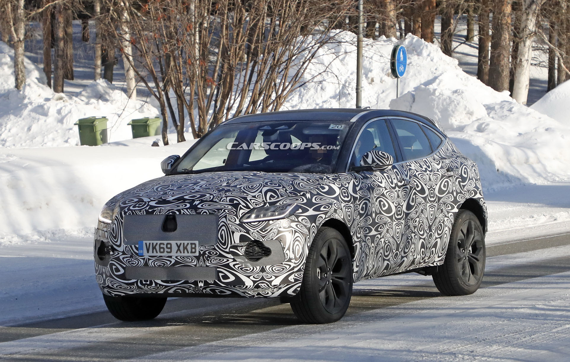 Jaguar E-Pace, 2021 için ufak bir makyaj operasyonu geçiriyor