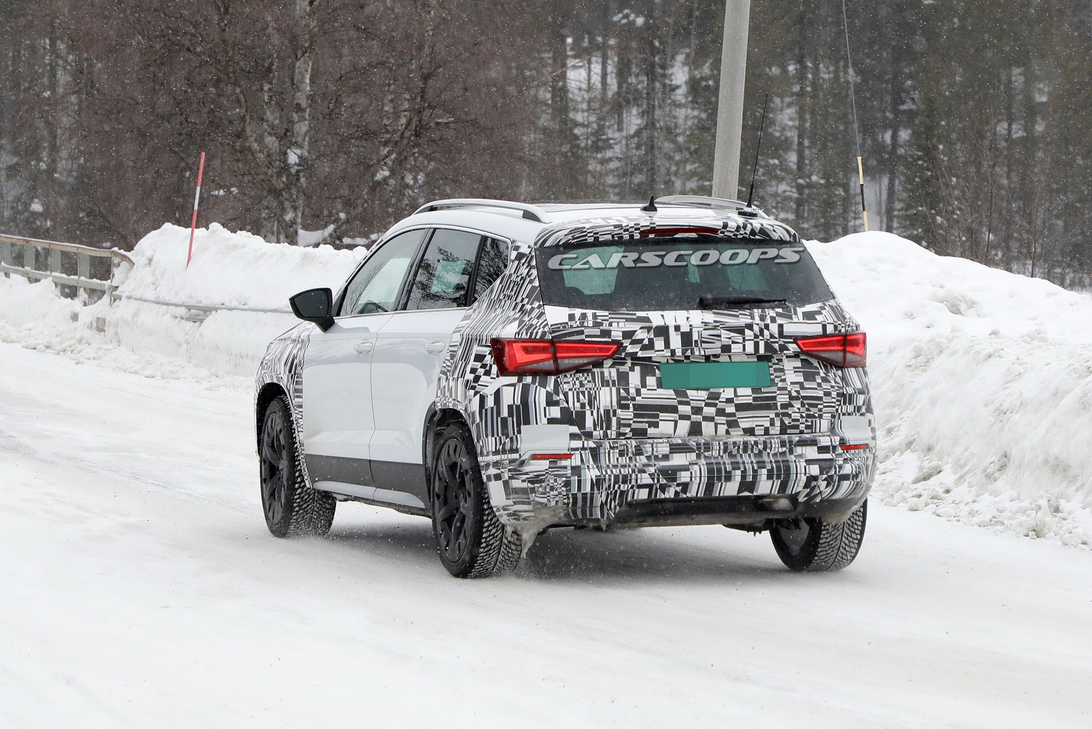2021 Seat Ateca, kamuflajlı haliyle test edilirken görüntülendi