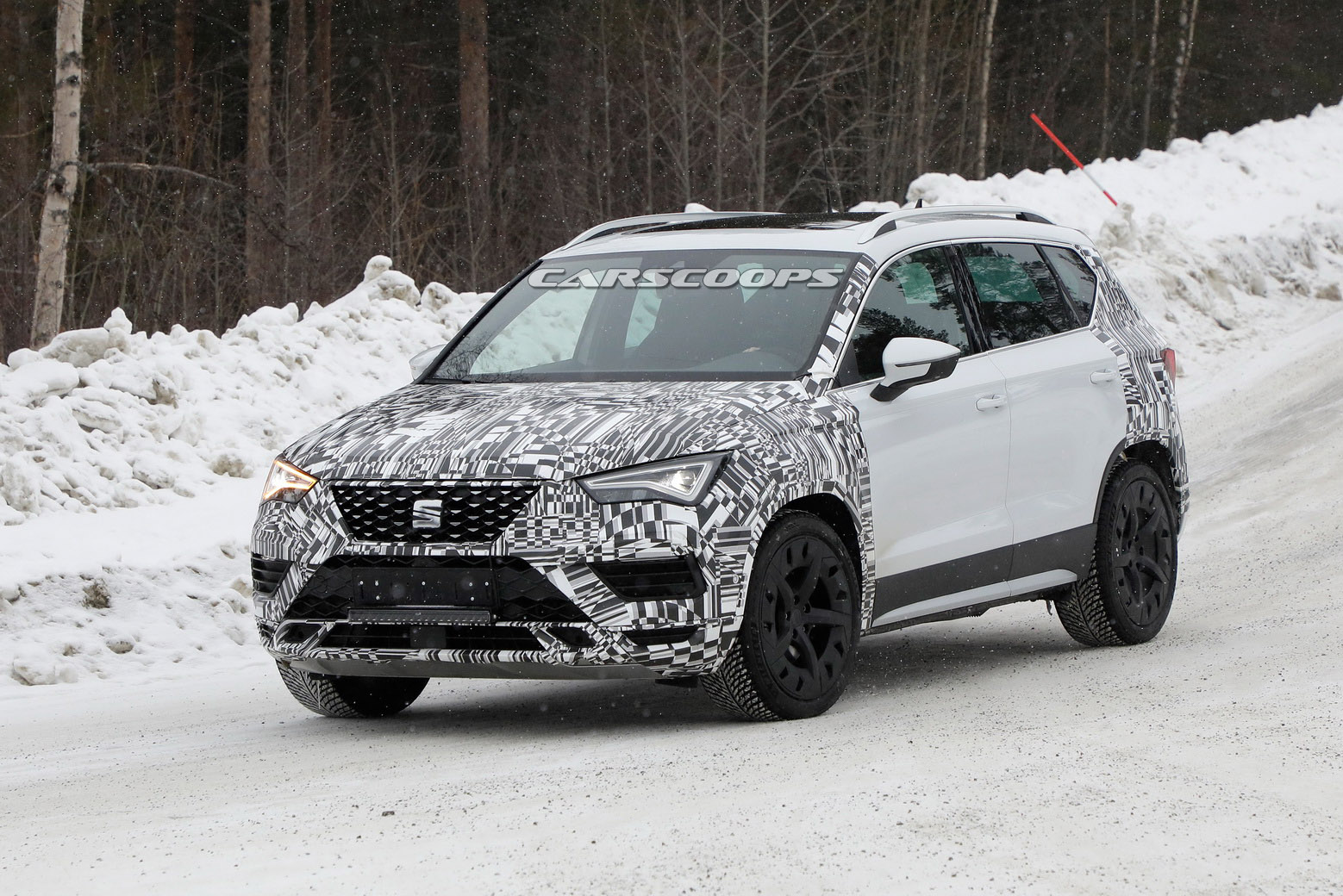 2021 Seat Ateca, kamuflajlı haliyle test edilirken görüntülendi