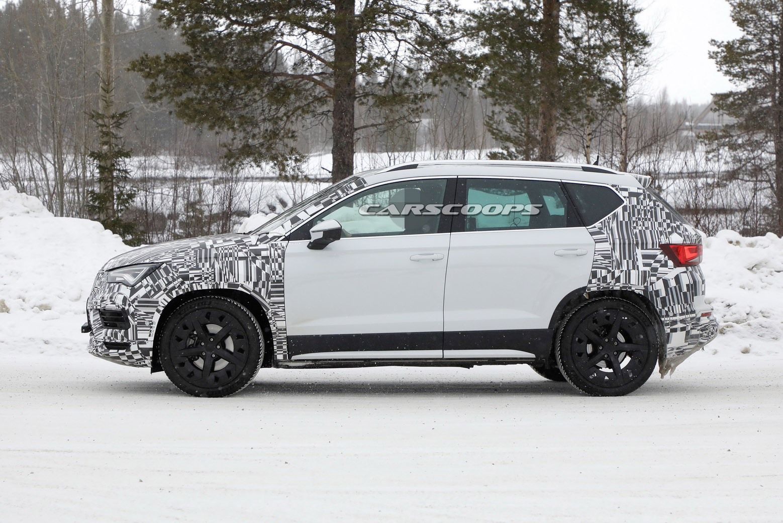 2021 Seat Ateca, kamuflajlı haliyle test edilirken görüntülendi