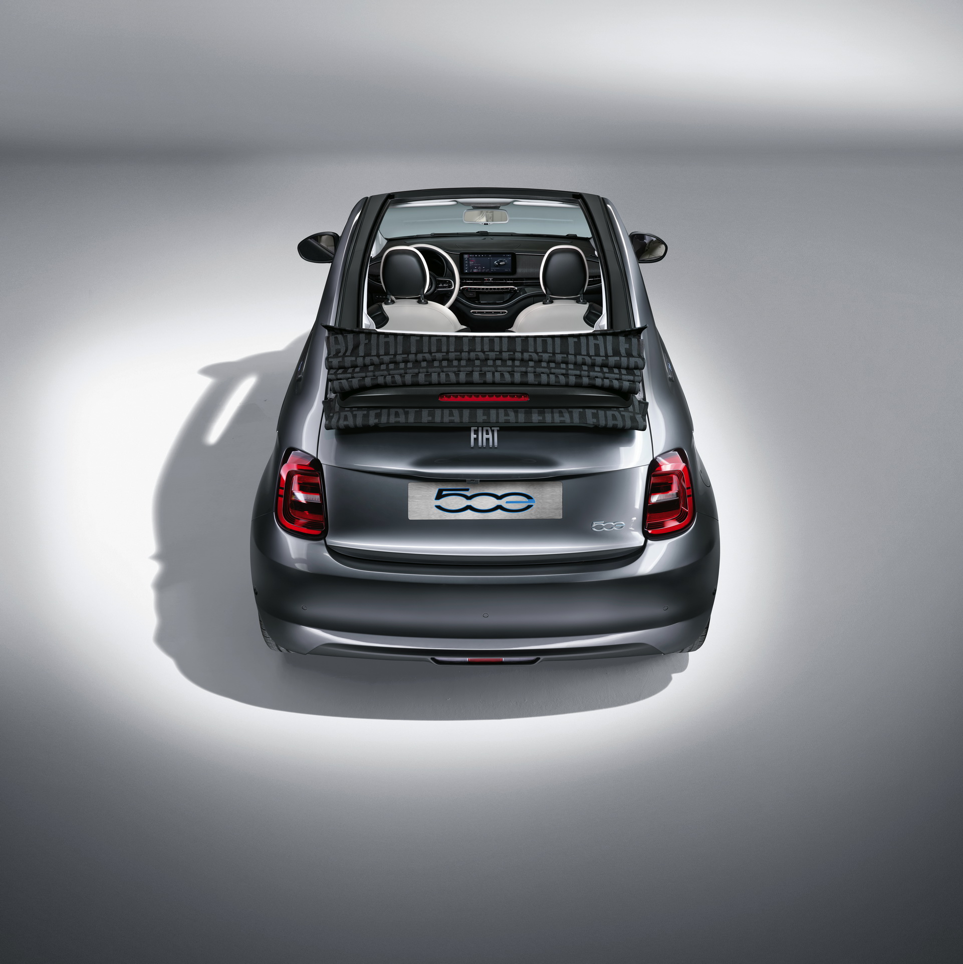 Yeni Fiat 500, elektrikli motor seçeneğiyle 320 km menzil vadediyor!