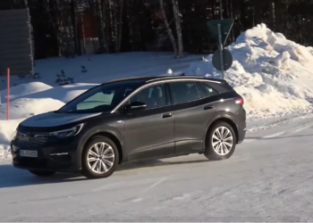 Elektrikli crossover 2021 VW ID.4 test edilirken görüntülendi!