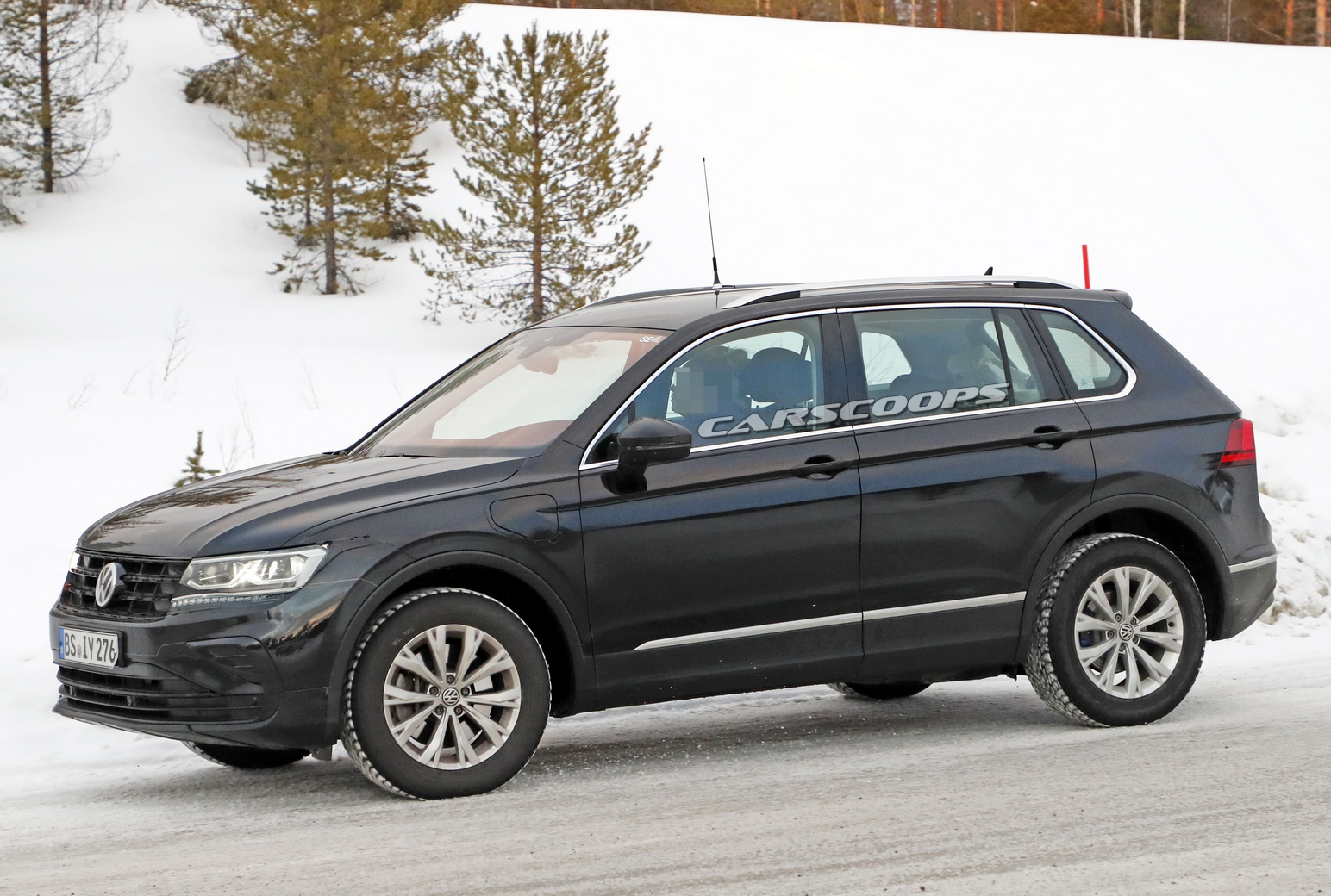 2021 VW Tiguan'ın hibrit GTE versiyonu test edilirken görüntülendi!