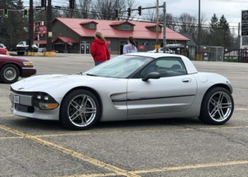 "Kırpılmış" Chevrolet Corvette C5 ile tanışın!