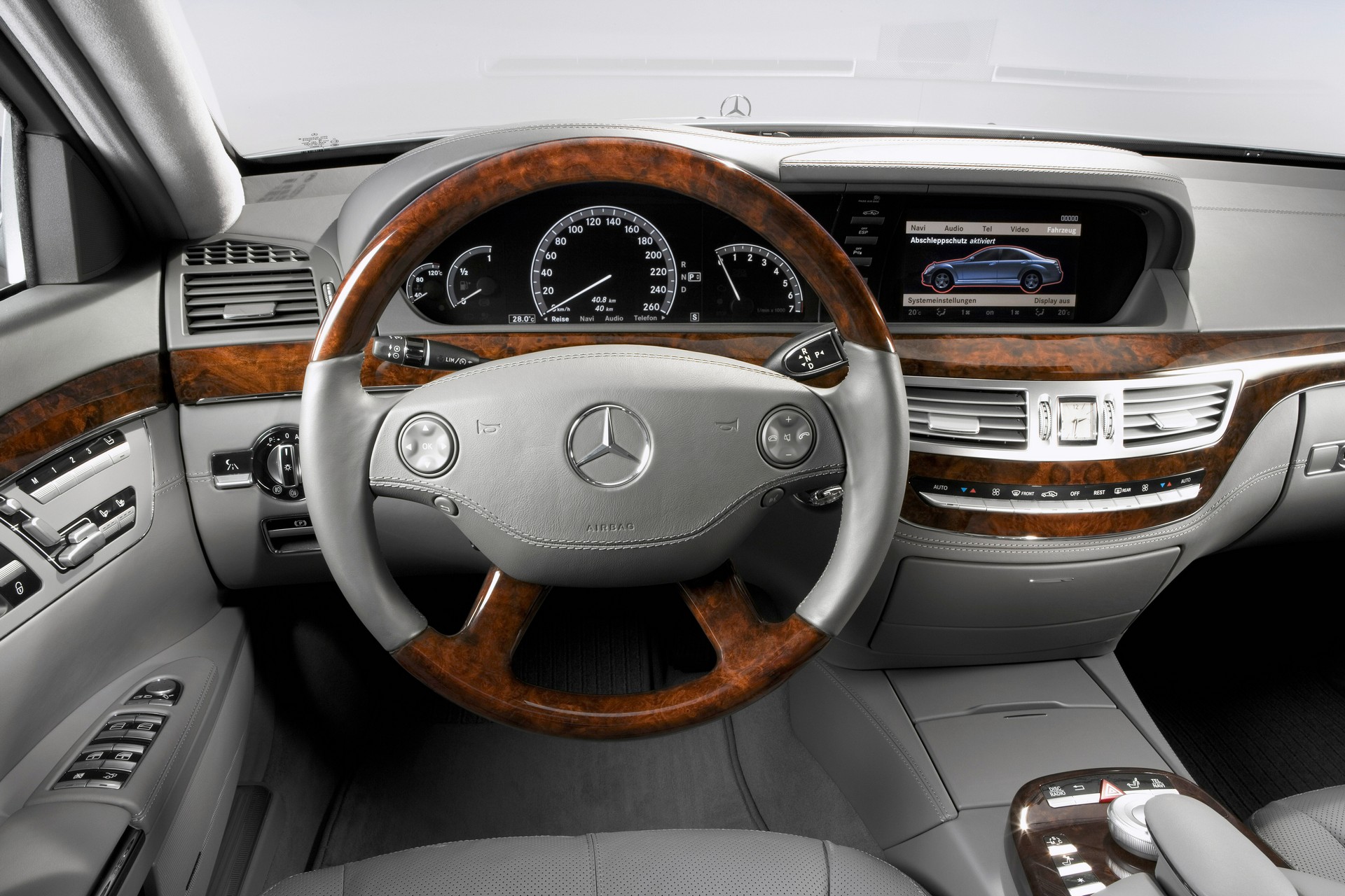 2021 Mercedes E-Sınıfı, kapasitif direksiyonuyla geliyor!