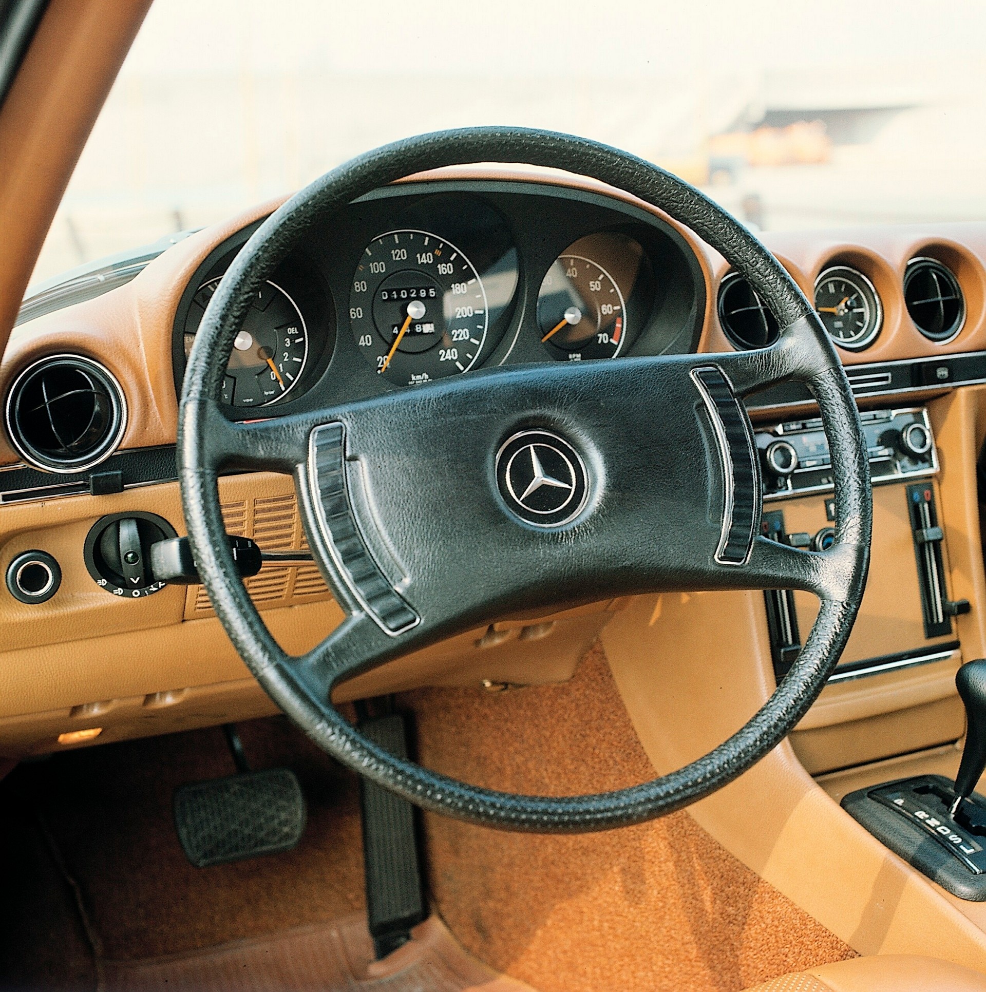 2021 Mercedes E-Sınıfı, kapasitif direksiyonuyla geliyor!