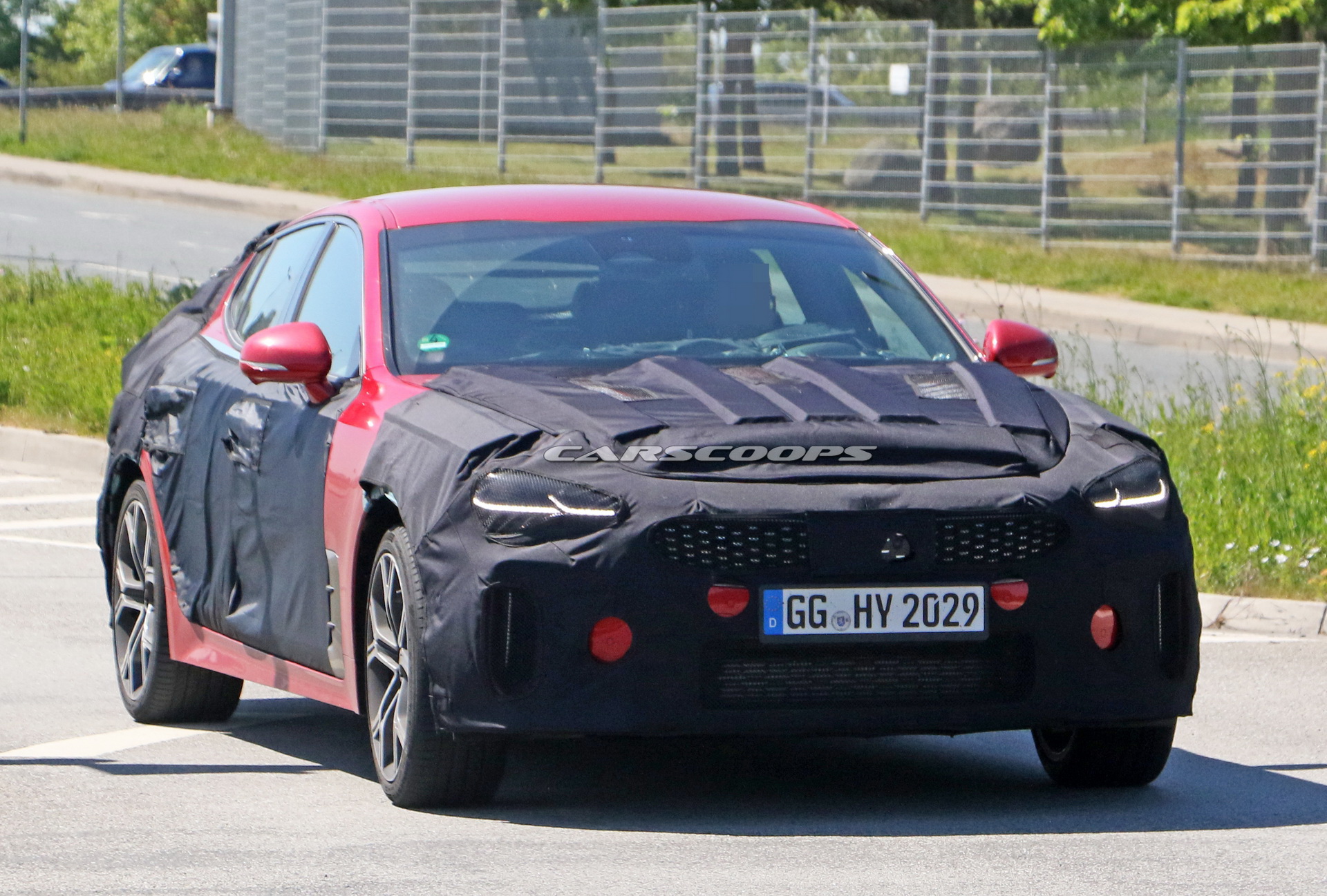 2021 Kia Stinger, kamuflajlı olarak yakalandı!
