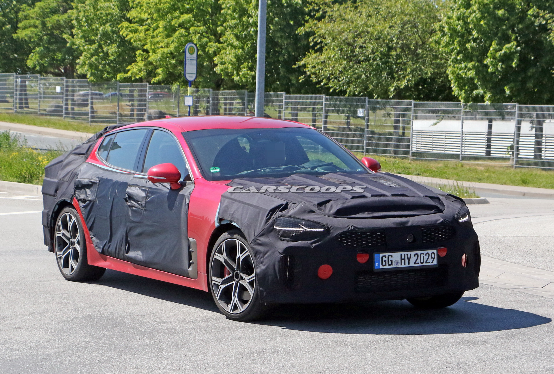 2021 Kia Stinger, kamuflajlı olarak yakalandı!