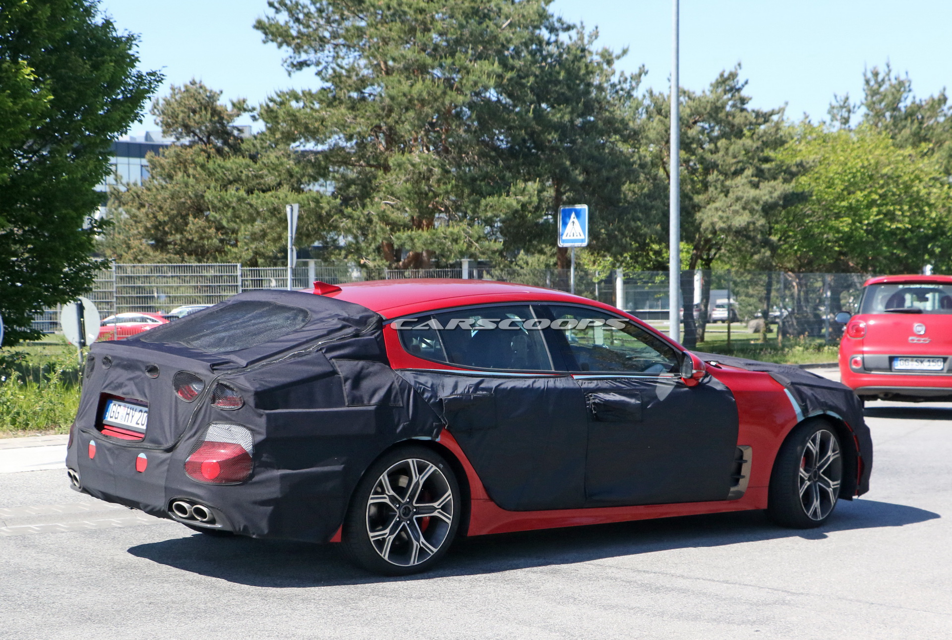 2021 Kia Stinger, kamuflajlı olarak yakalandı!