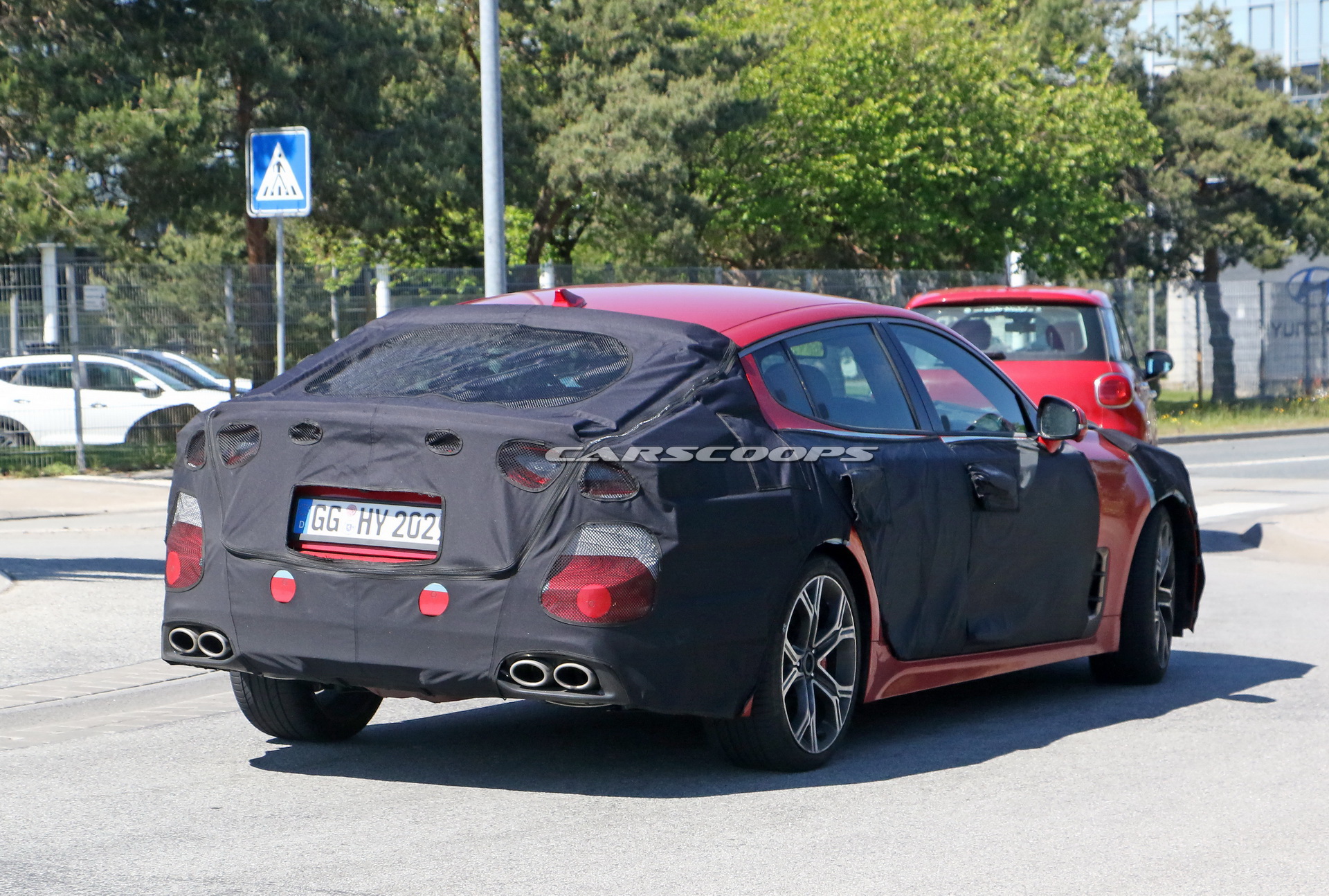 2021 Kia Stinger, kamuflajlı olarak yakalandı!