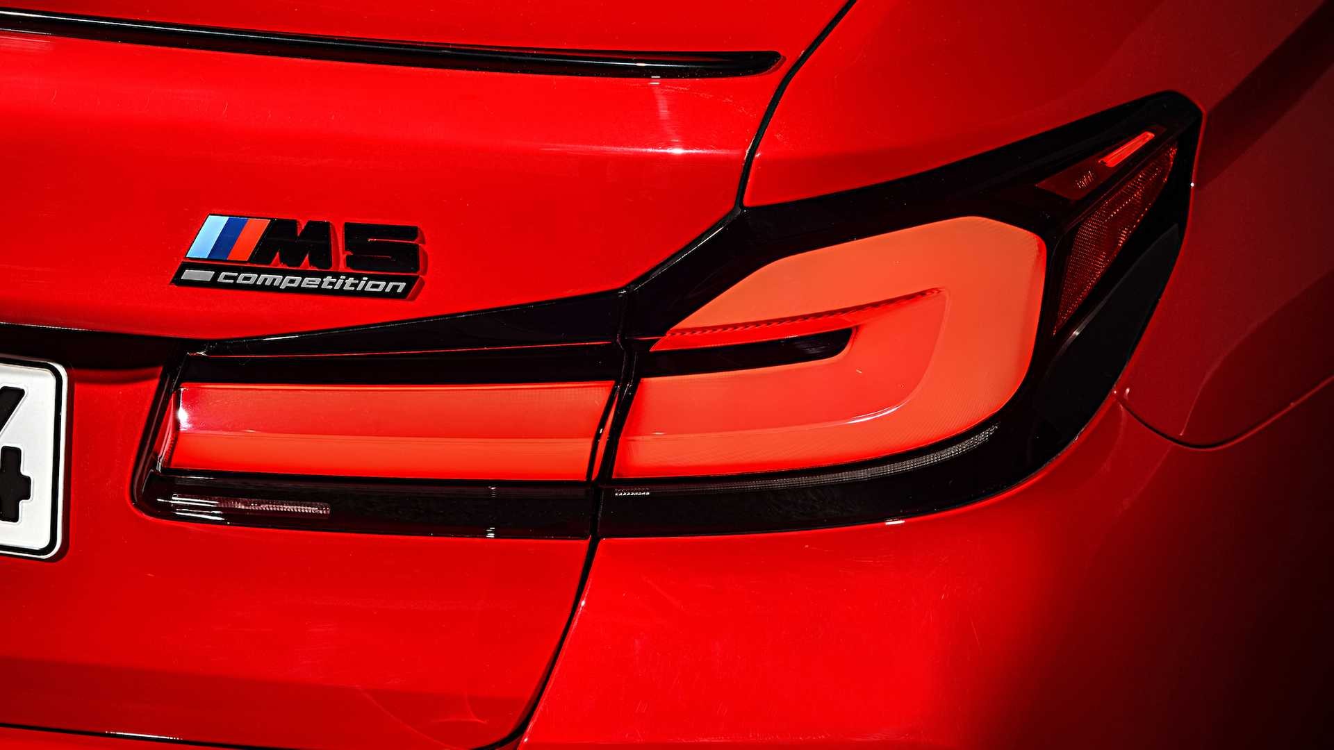 Makyajlı BMW M5 tanıtıldı!