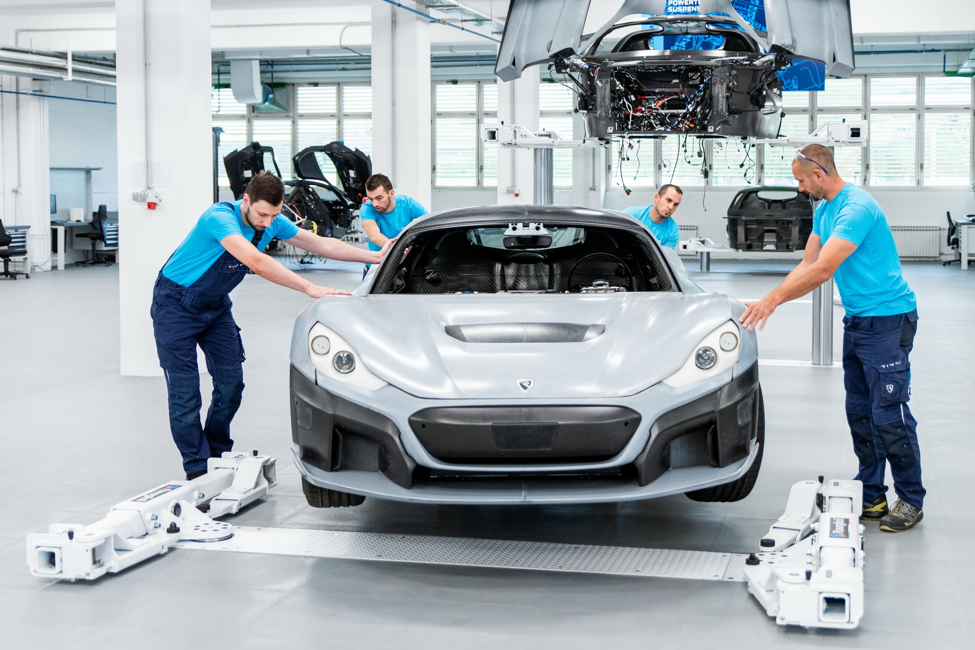 Rimac, elektrikli hiper arabası için üretim hattı kurdu!