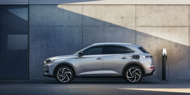 DS 7 Crossback, 4x2 hibrit seçeneğine kavuşuyor!