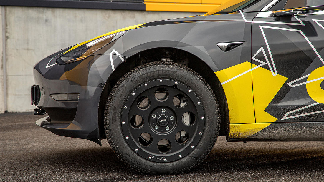 Delta 4x4'ten off-road yapmalık Tesla Model 3'ler!