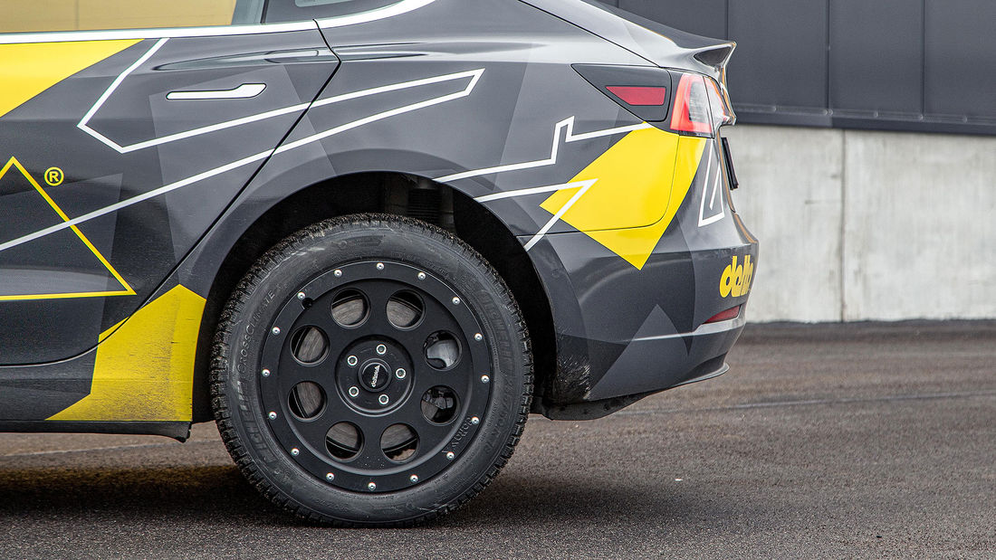Delta 4x4'ten off-road yapmalık Tesla Model 3'ler!