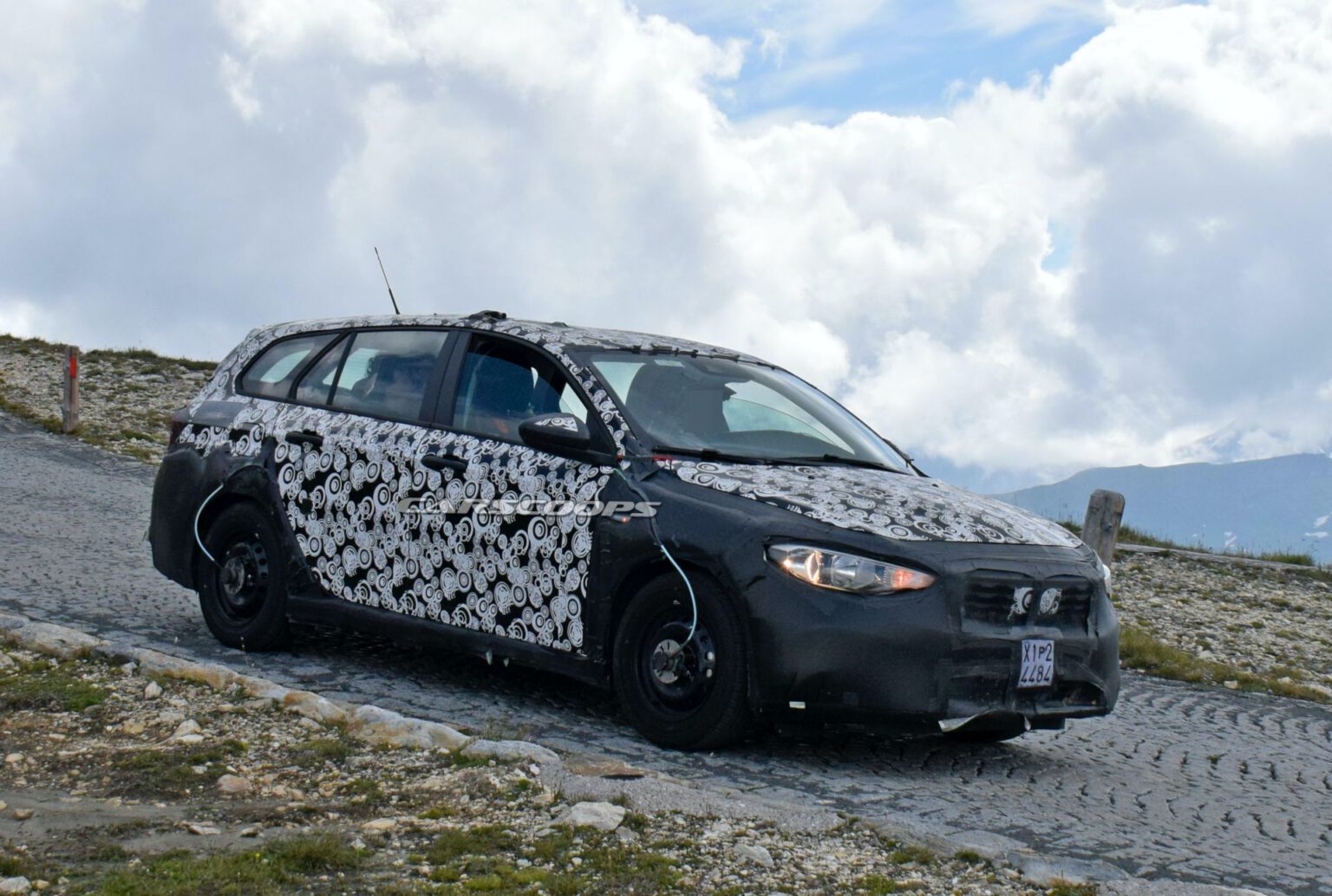 2021 Fiat Egea Station Cross, ağır kamuflajla görüntülendi! HWP