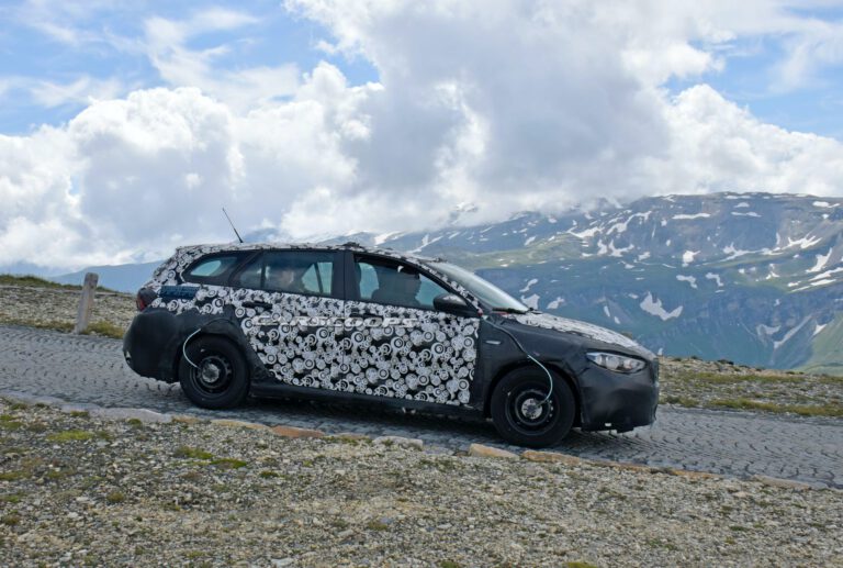 2021 Fiat Egea Station Cross, ağır kamuflajla görüntülendi! HWP