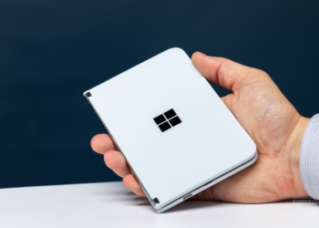 Çift ekranlı Android telefon: Microsoft Surface Duo