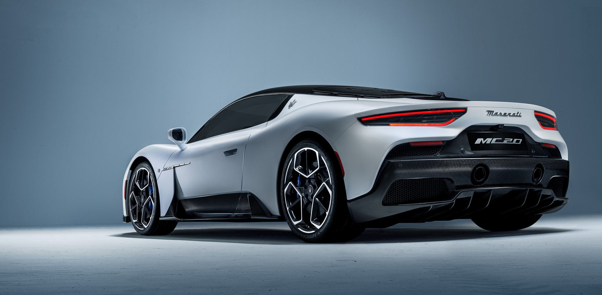 Maserati'nin ortadan motorlu canavarı MC20 tanıtıldı!