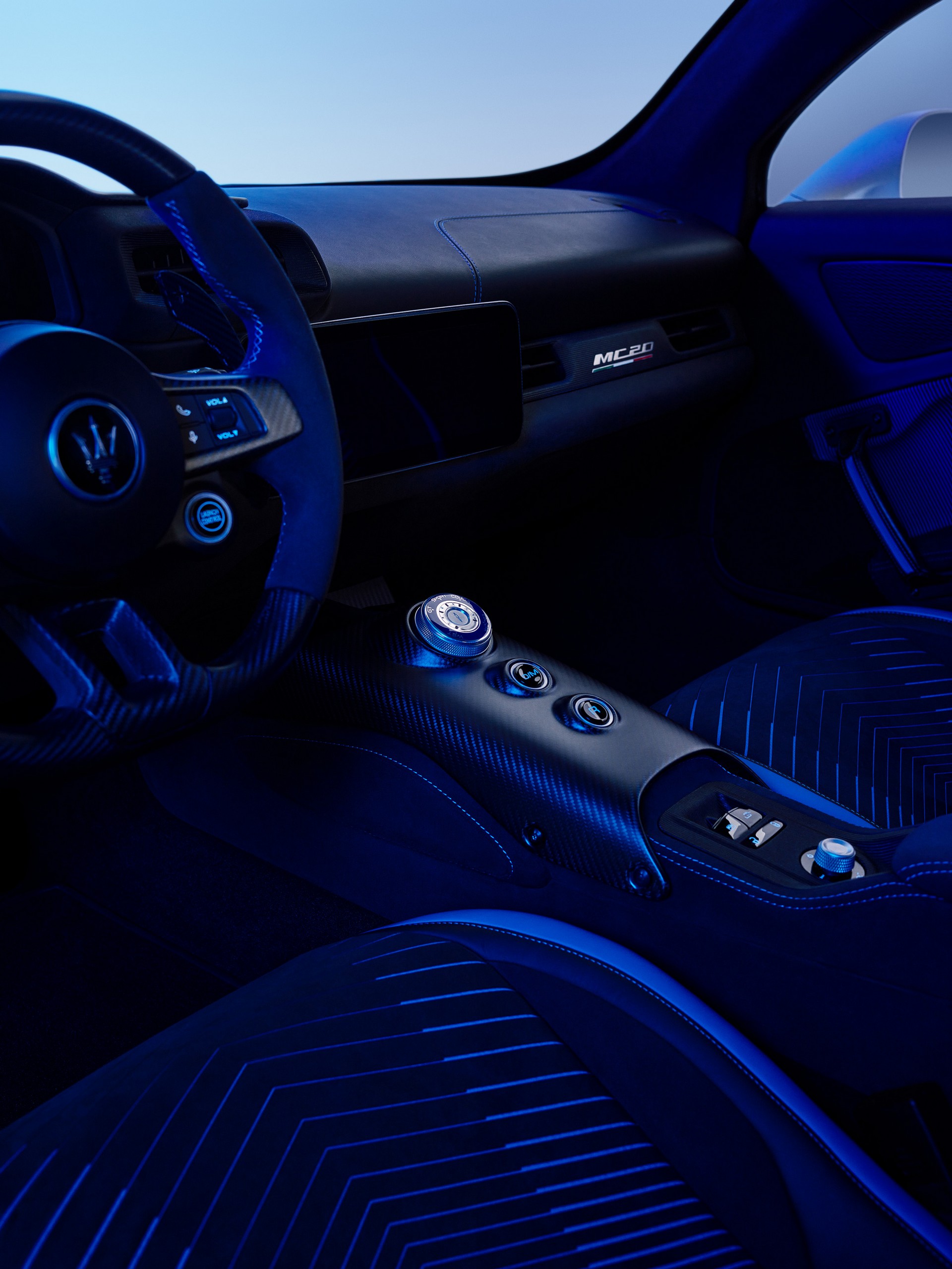 Maserati'nin ortadan motorlu canavarı MC20 tanıtıldı!