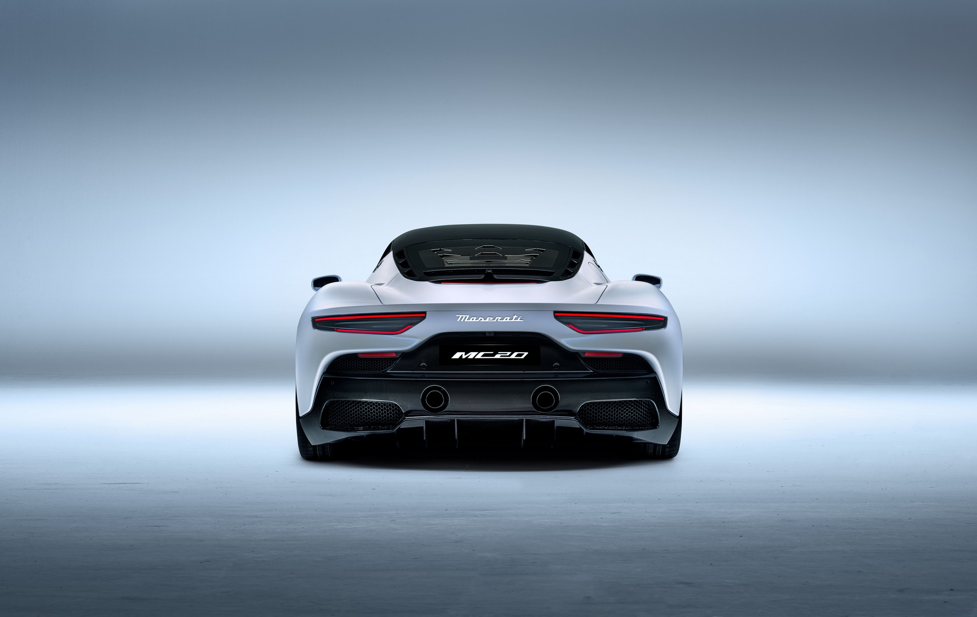 Maserati'nin ortadan motorlu canavarı MC20 tanıtıldı!