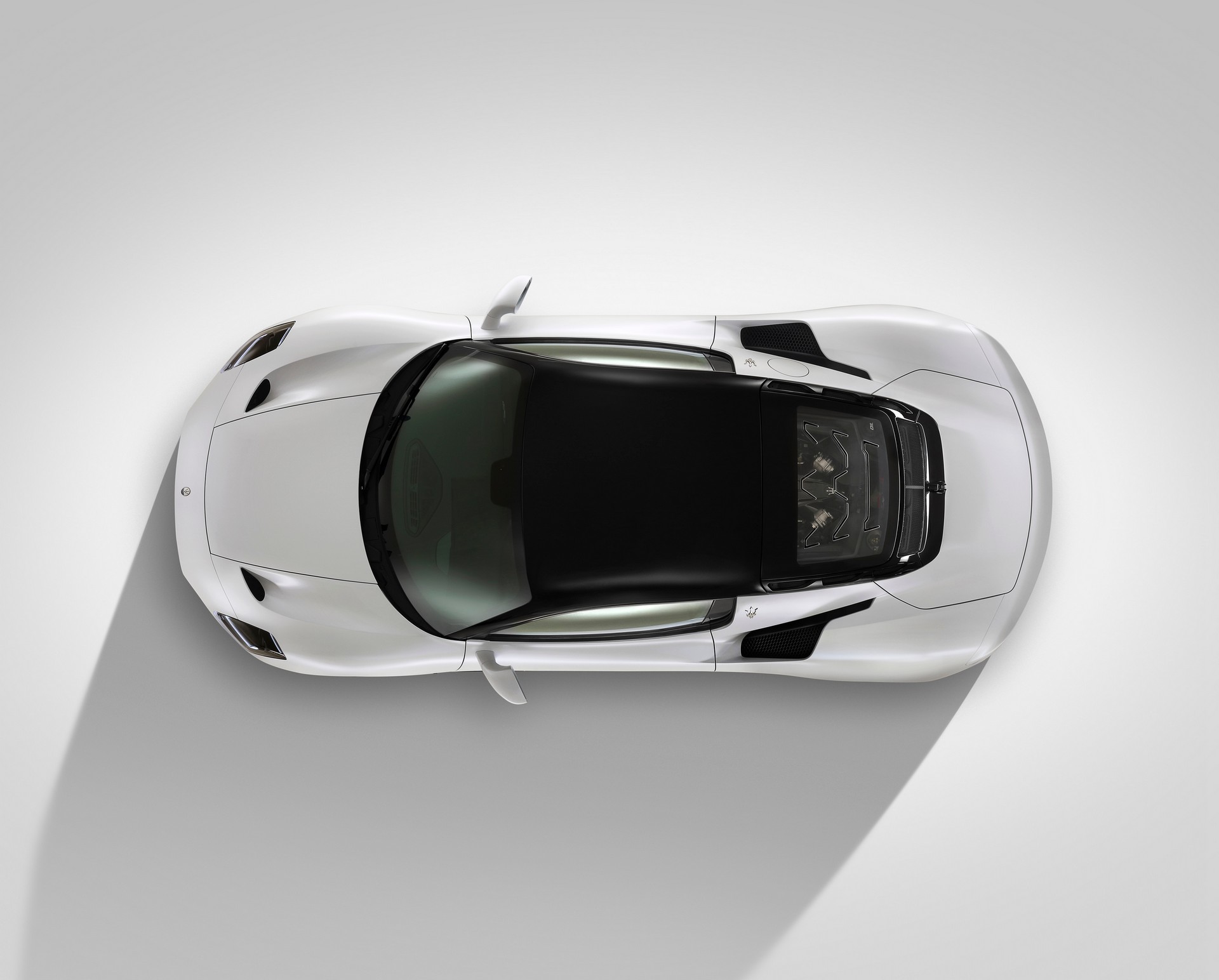 Maserati'nin ortadan motorlu canavarı MC20 tanıtıldı!