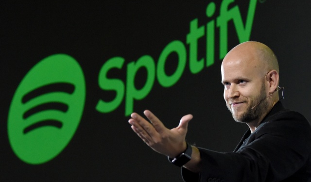 Daniel Ek, CEO of Swedish music streaming service Spotify, gestures as he makes a speech at a press conference in Tokyo on September 29, 2016. 
Spotify kicked off its services in Japan on September 29. / AFP / TORU YAMANAKA        (Photo credit should read TORU YAMANAKA/AFP via Getty Images)