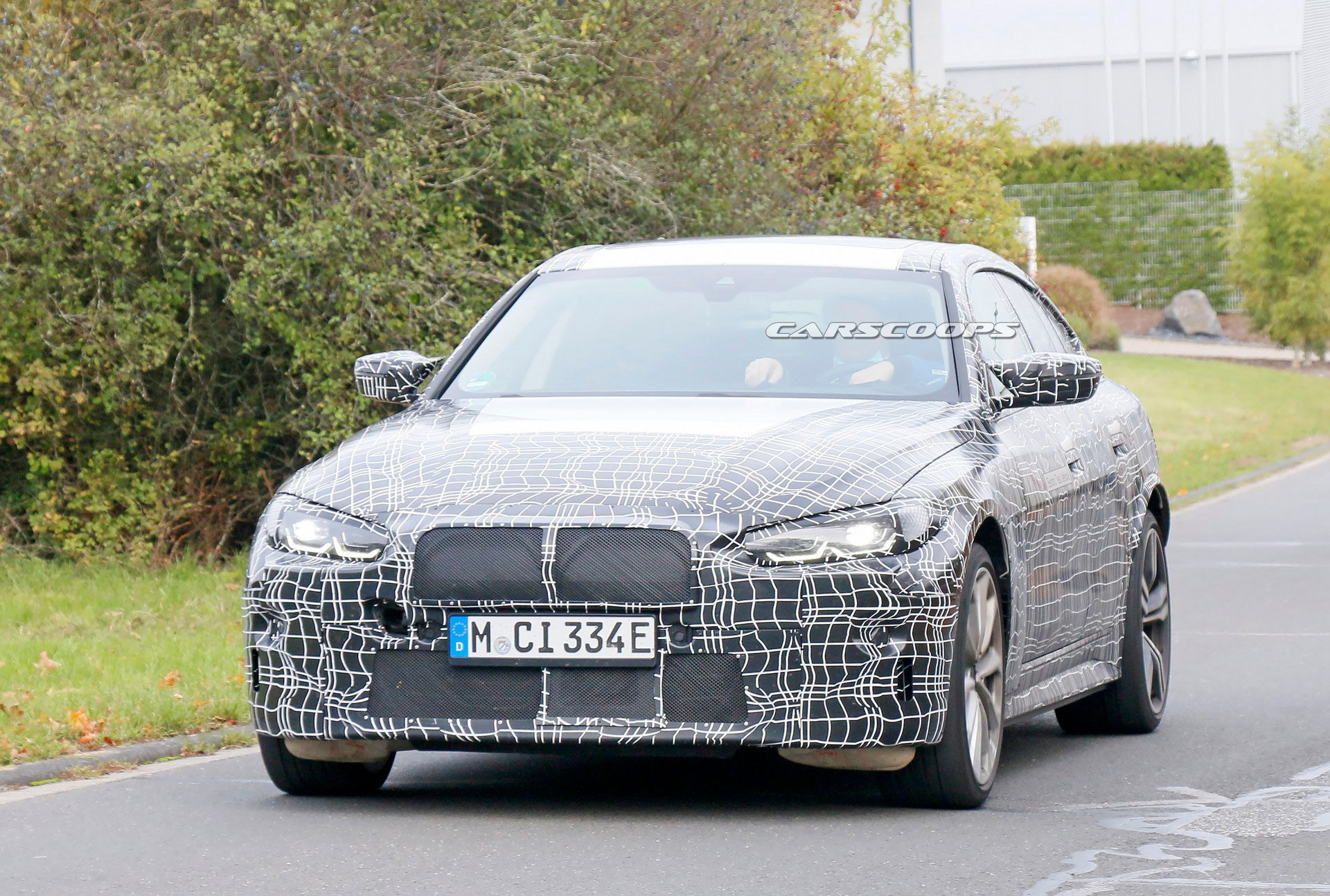 2022 BMW i4 M, casus kameralara yakalandı!