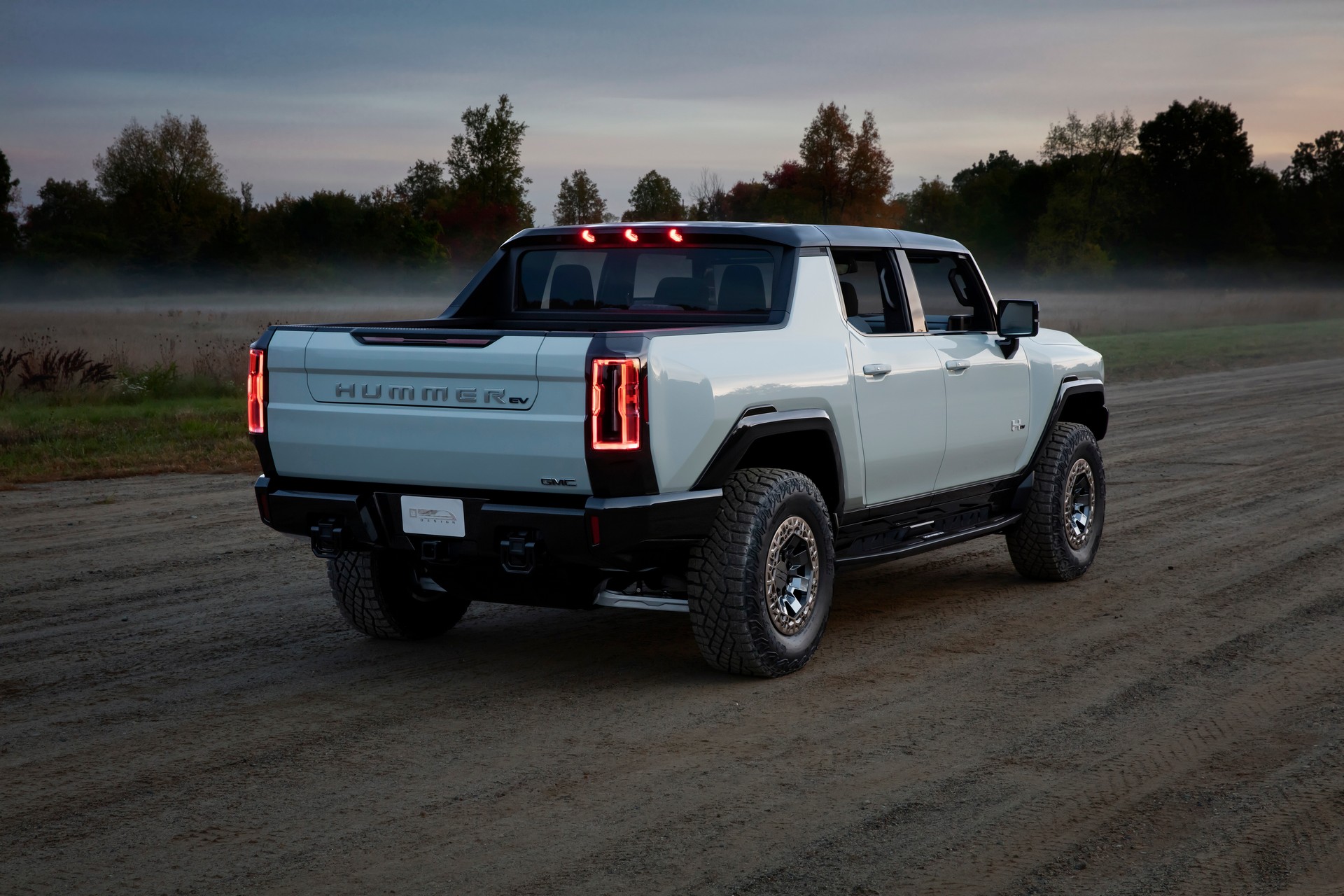 Efsane isim, elektriklenerek geri döndü: GMC Hummer!