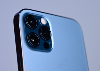 iPhone 12 kamera modülü